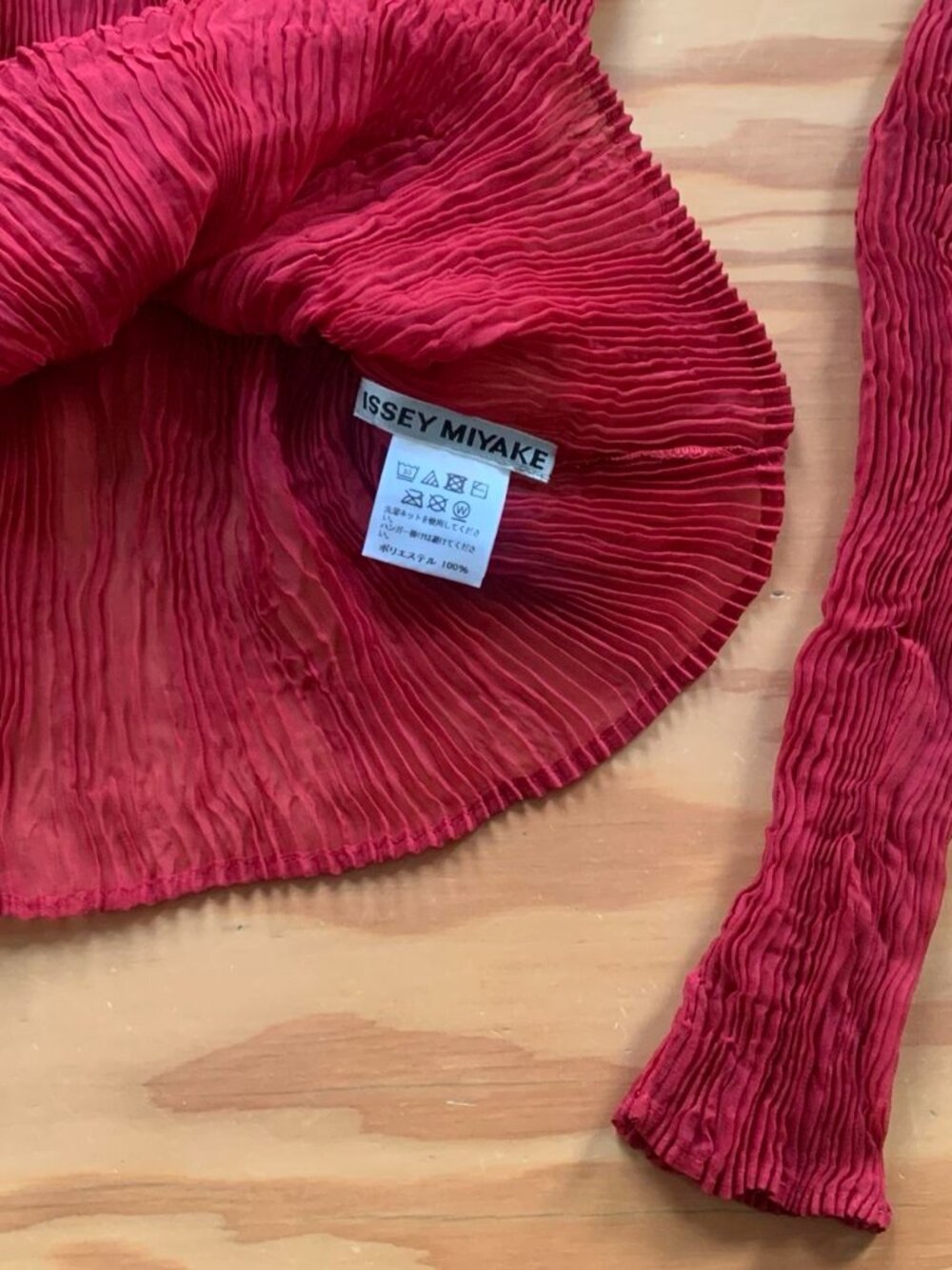 Issey Miyake Chiffon Twist Turtleneck Dark Red JP2 - Picture 7 of 7